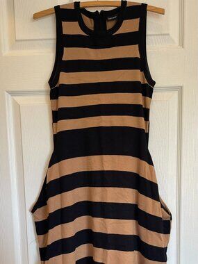 Karen Millen: no sleeves long dress loose fitting